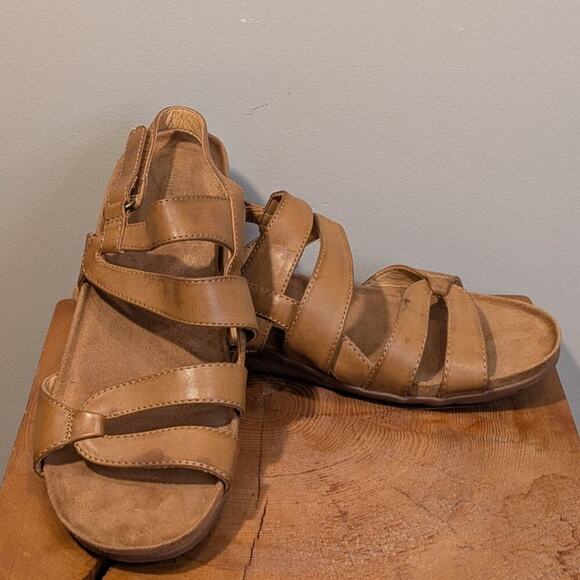 BareTraps Jenifer Sandal Brown Vegan Travel Comfort Support Classic - Size 9.5 - Picture 1 of 8